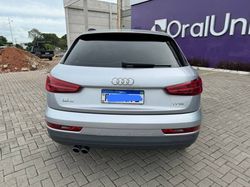 AUDI - Q3 - 2015/2016 - Prata - R$ 94.900,00