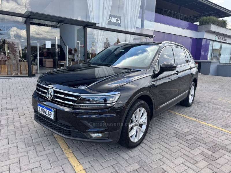 VOLKSWAGEN - TIGUAN - 2019/2019 - Preta - R$ 120.000,00