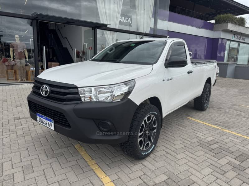 TOYOTA - HILUX - 2024/2024 - Branca - R$ 198.900,00