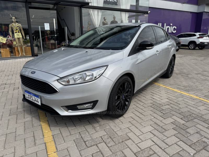 FORD - FOCUS - 2016/2016 - Prata - R$ 65.900,00