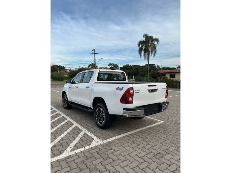 TOYOTA - HILUX - 2024/2025 - Branca - Sob Consulta