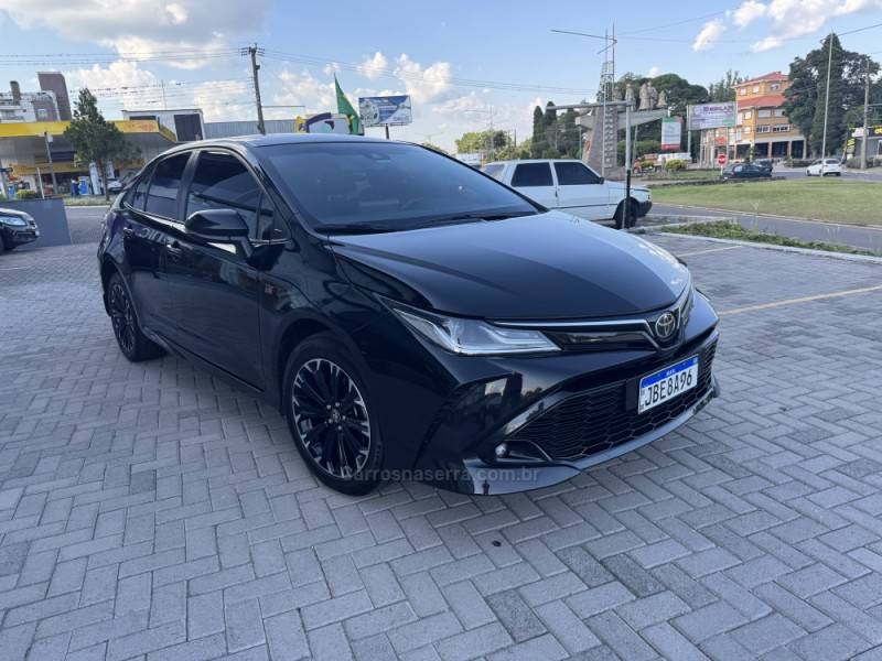 TOYOTA - COROLLA - 2022/2023 - Preta - R$ 139.900,00