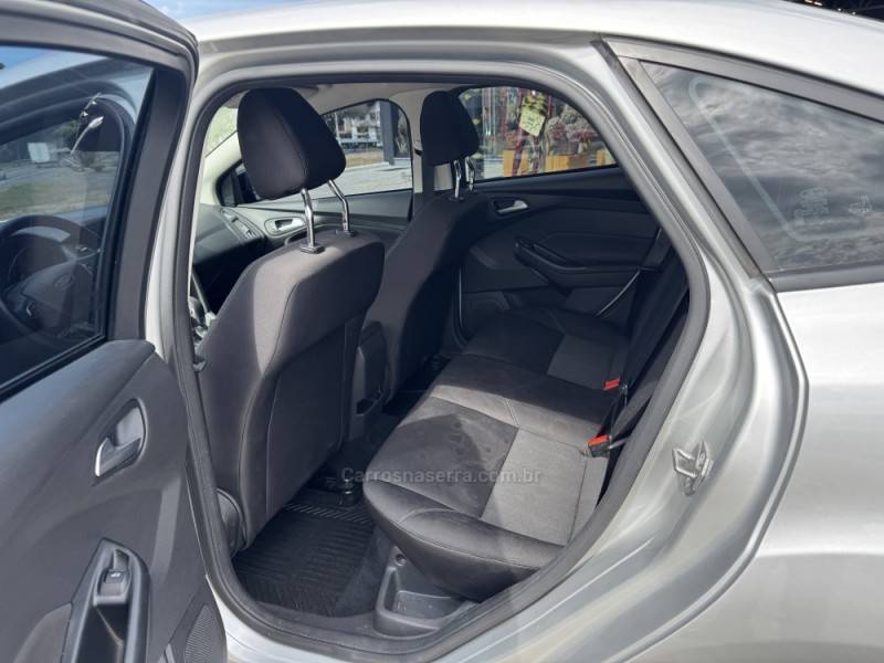 FORD - FOCUS - 2016/2016 - Prata - R$ 65.900,00