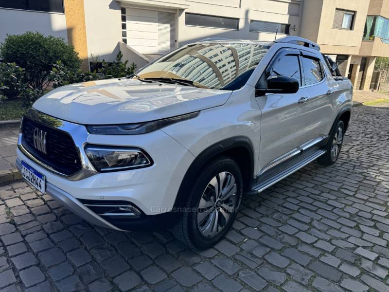 FIAT - TORO - 2023/2024 - Branca - R$ 169.900,00