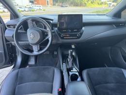 TOYOTA - COROLLA - 2022/2023 - Preta - R$ 139.900,00