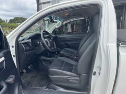 TOYOTA - HILUX - 2024/2024 - Branca - R$ 198.900,00