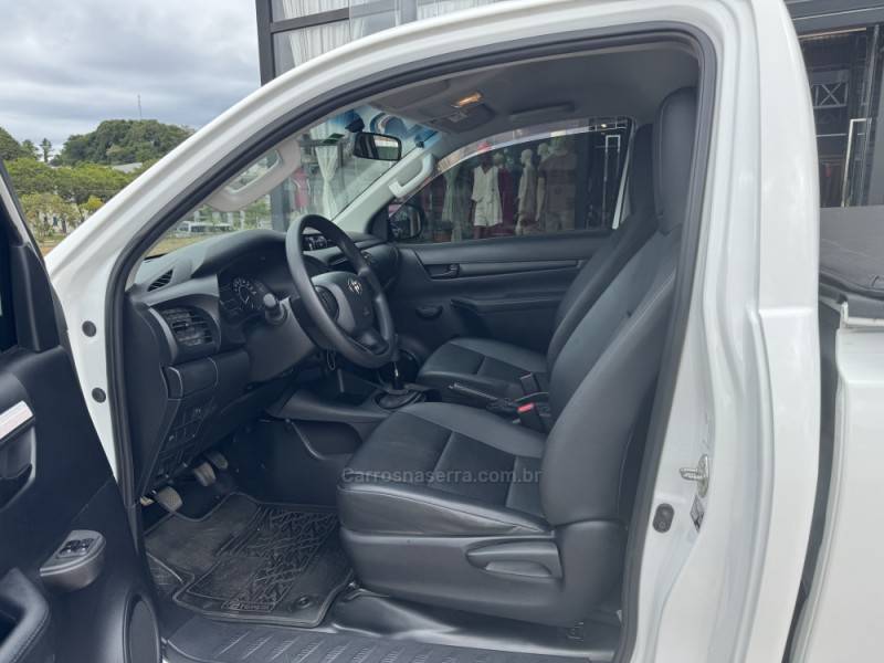 TOYOTA - HILUX - 2024/2024 - Branca - R$ 198.900,00