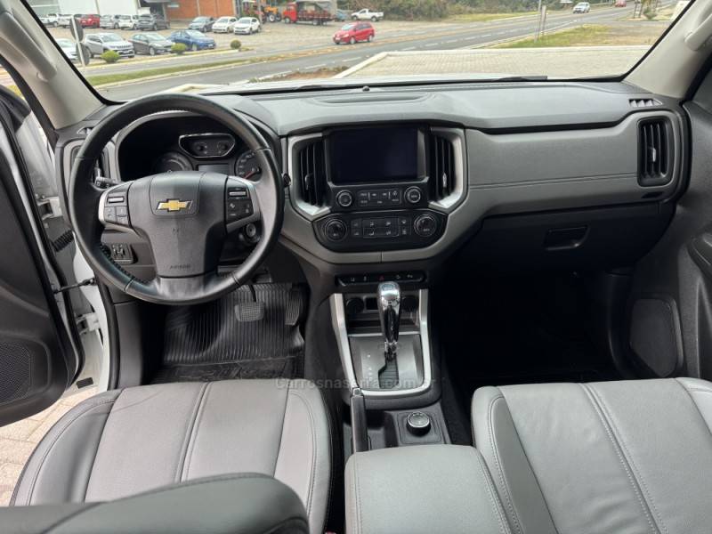 CHEVROLET - S10 - 2016/2017 - Branca - R$ 144.900,00