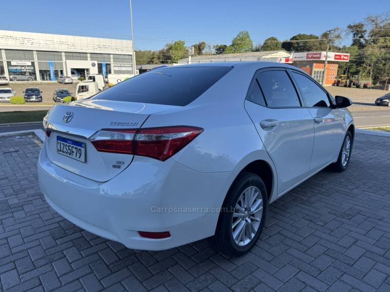 TOYOTA - COROLLA - 2015/2016 - Branca - R$ 89.900,00