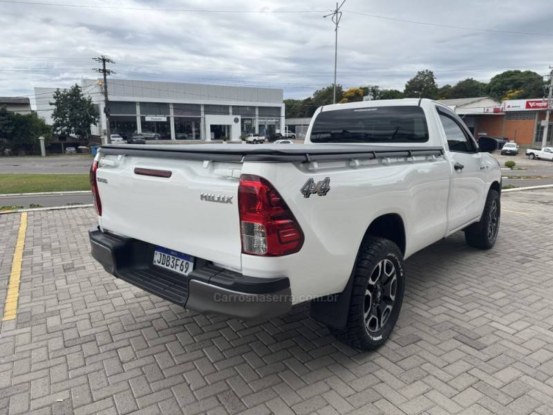 TOYOTA - HILUX - 2024/2024 - Branca - R$ 198.900,00