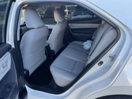 TOYOTA - COROLLA - 2015/2016 - Branca - R$ 89.900,00