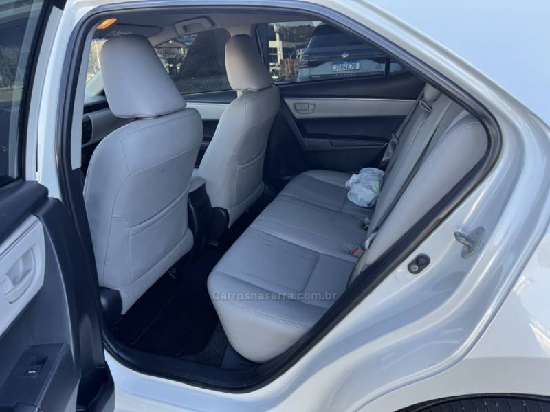 TOYOTA - COROLLA - 2015/2016 - Branca - R$ 89.900,00