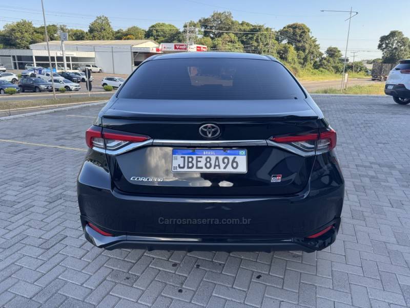 TOYOTA - COROLLA - 2022/2023 - Preta - R$ 139.900,00