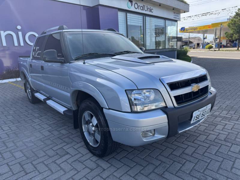 CHEVROLET - S10 - 2010/2011 - Prata - R$ 71.900,00