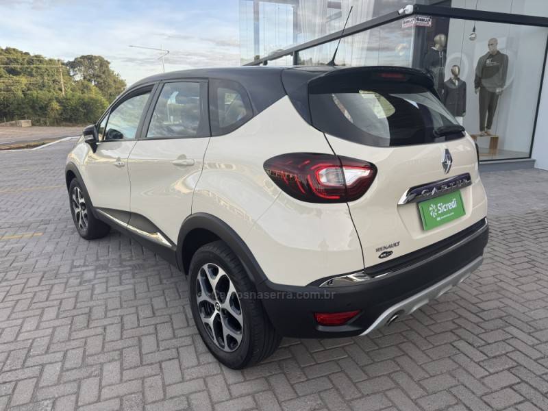 RENAULT - CAPTUR - 2020/2020 - Bege - R$ 81.900,00