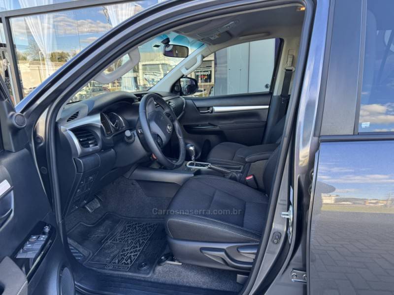 TOYOTA - HILUX - 2024/2024 - Cinza - R$ 236.900,00