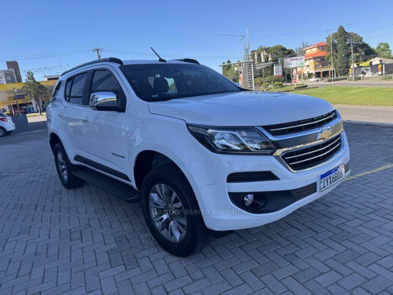 CHEVROLET - TRAILBLAZER - 2018/2019 - Branca - R$ 165.000,00