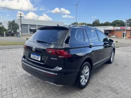 VOLKSWAGEN - TIGUAN - 2019/2019 - Preta - R$ 120.000,00