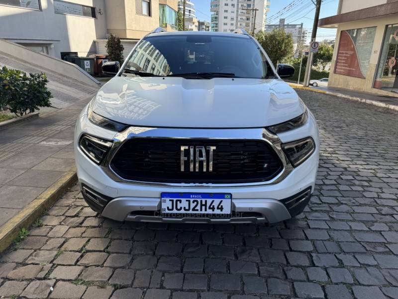 FIAT - TORO - 2023/2024 - Branca - R$ 169.900,00