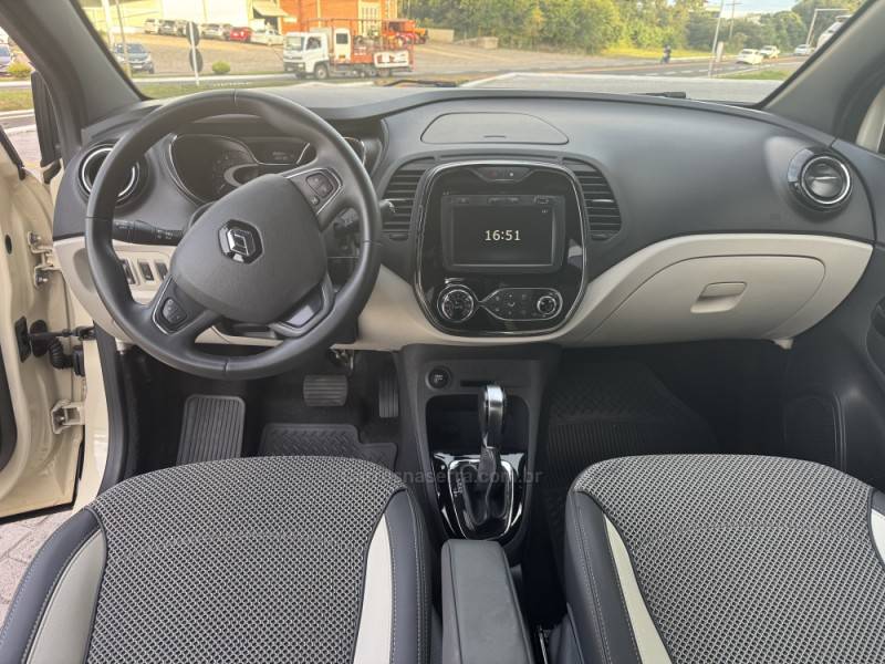 RENAULT - CAPTUR - 2020/2020 - Bege - R$ 81.900,00