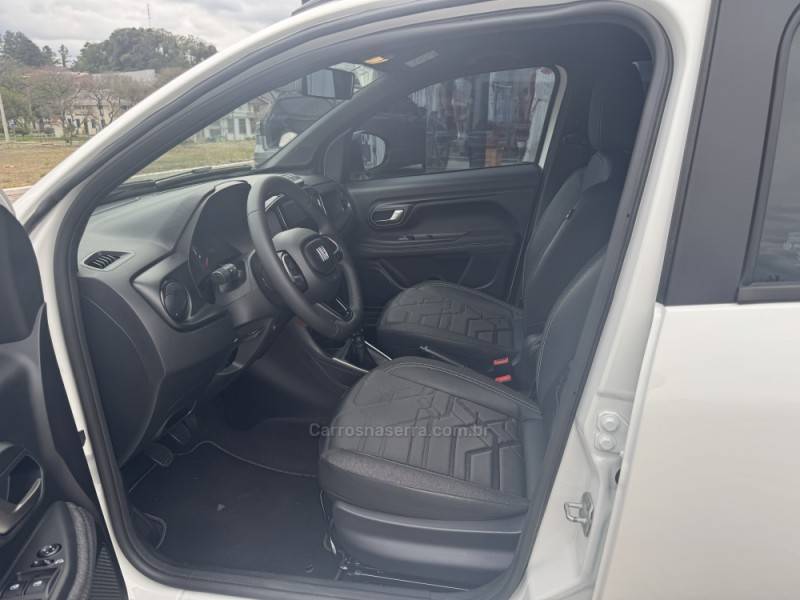 FIAT - STRADA - 2024/2025 - Branca - R$ 123.900,00