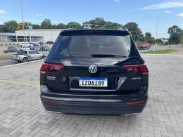 VOLKSWAGEN - TIGUAN - 2019/2019 - Preta - R$ 120.000,00