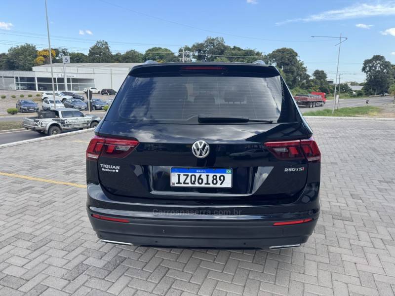 VOLKSWAGEN - TIGUAN - 2019/2019 - Preta - R$ 120.000,00