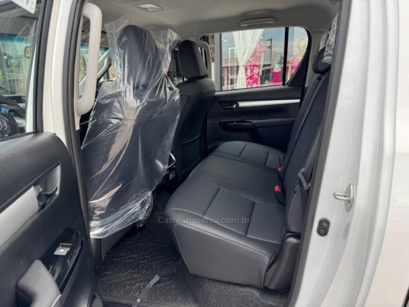 TOYOTA - HILUX - 2025/2025 - Branca - R$ 293.900,00