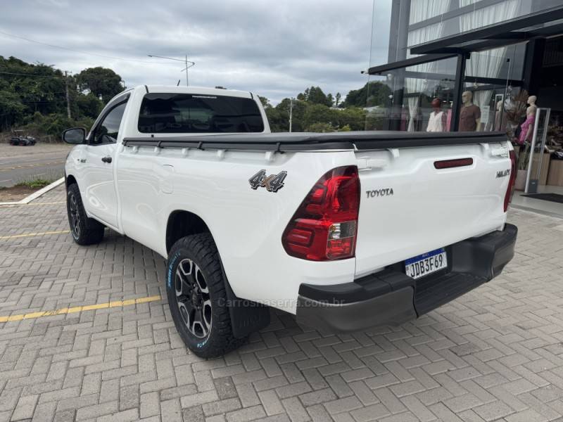 TOYOTA - HILUX - 2024/2024 - Branca - R$ 198.900,00