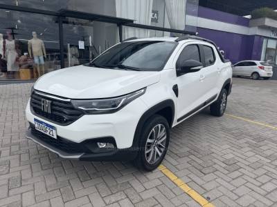 FIAT - STRADA - 2024/2025 - Branca - R$ 123.900,00