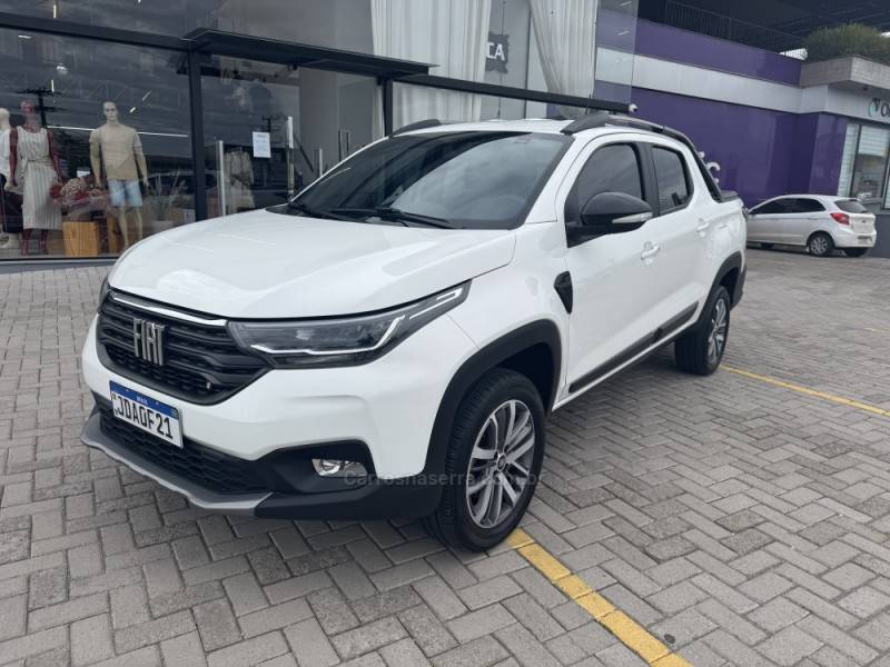 FIAT - STRADA - 2024/2025 - Branca - R$ 123.900,00