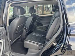 VOLKSWAGEN - TIGUAN - 2019/2019 - Preta - R$ 120.000,00