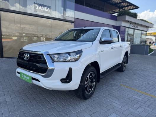 TOYOTA - HILUX - 2024/2024 - Branca - R$ 265.900,00