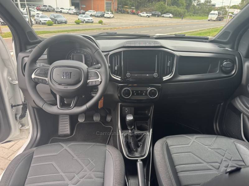 FIAT - STRADA - 2024/2025 - Branca - R$ 123.900,00