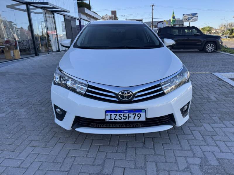 TOYOTA - COROLLA - 2015/2016 - Branca - R$ 89.900,00