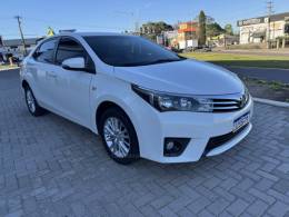TOYOTA - COROLLA - 2015/2016 - Branca - R$ 89.900,00