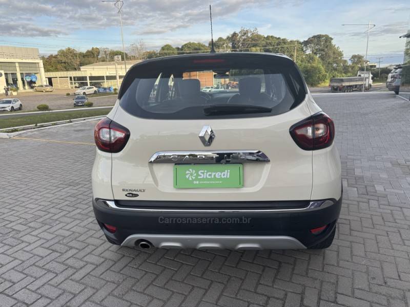 RENAULT - CAPTUR - 2020/2020 - Bege - R$ 81.900,00