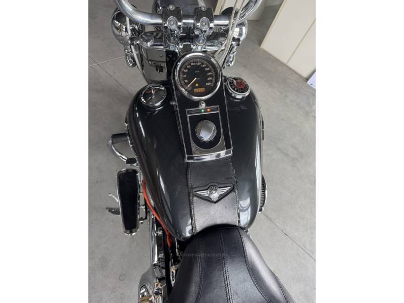 HARLEY-DAVIDSON - SOFTAIL SLIM FLSL - 2006/2007 - Cinza - R$ 58.900,00