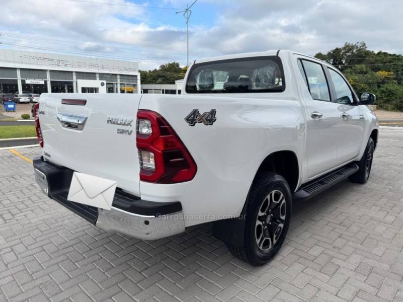 TOYOTA - HILUX - 2025/2025 - Branca - R$ 293.900,00