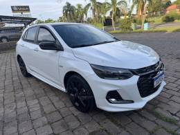 CHEVROLET - ONIX - 2020/2021 - Branca - R$ 79.900,00