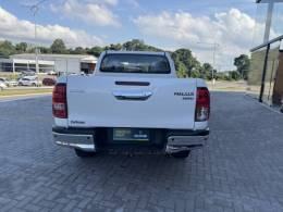 TOYOTA - HILUX - 2024/2024 - Branca - R$ 265.900,00